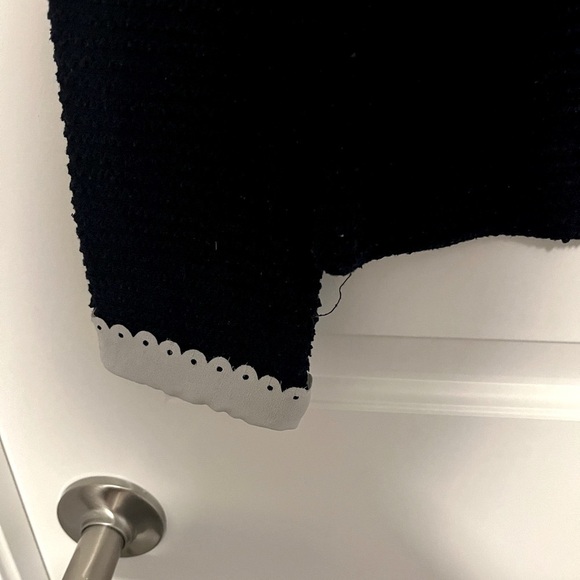 Peter Pan-Collared Sweater - Picture 4 of 7